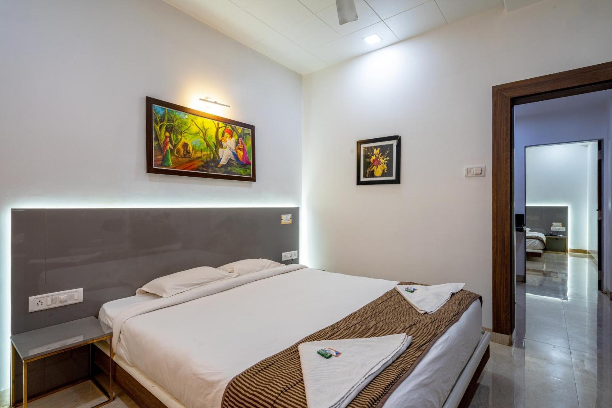 Hotel Darshan Executive Tuljapur Exterior foto
