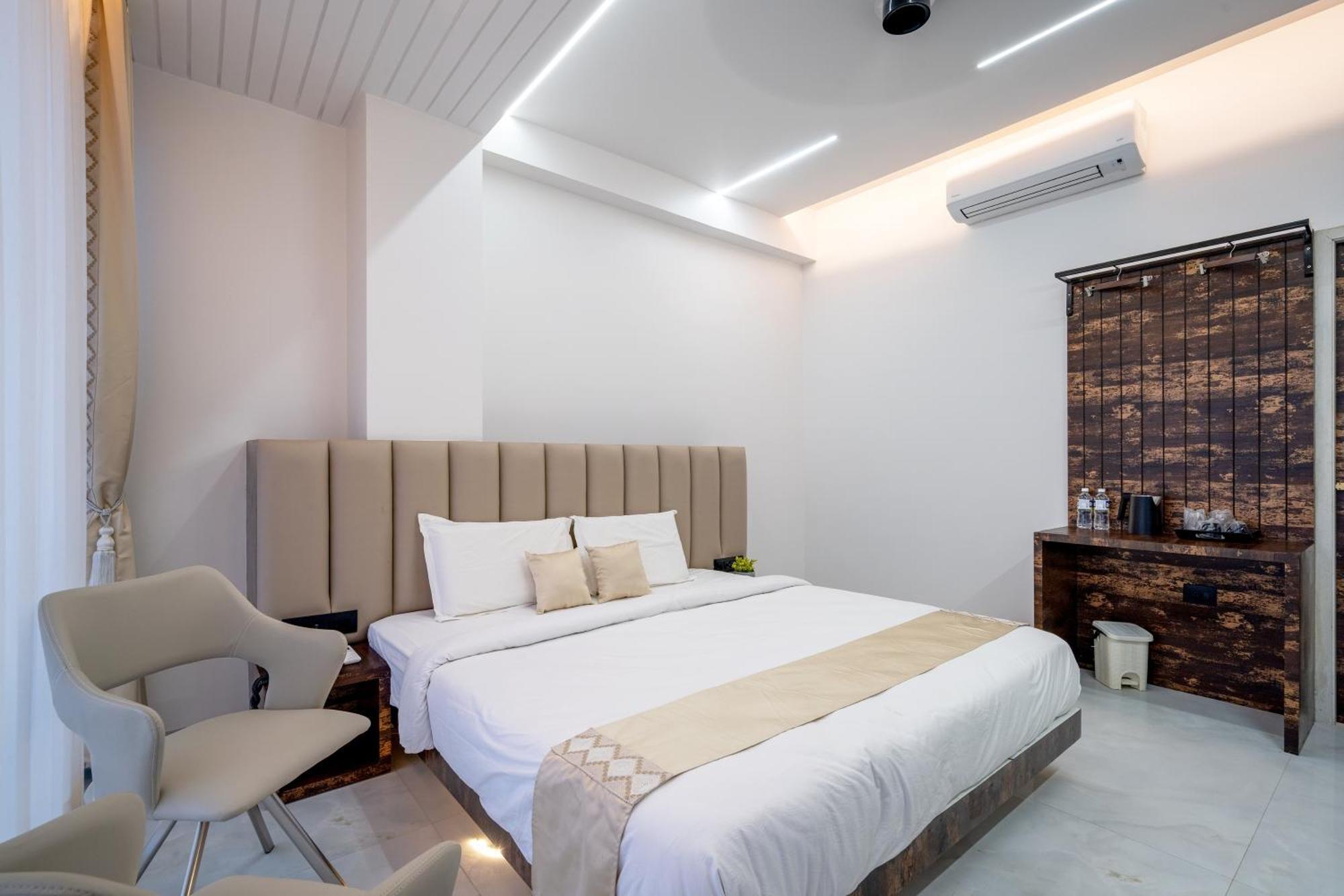 Hotel Darshan Executive Tuljapur Exterior foto