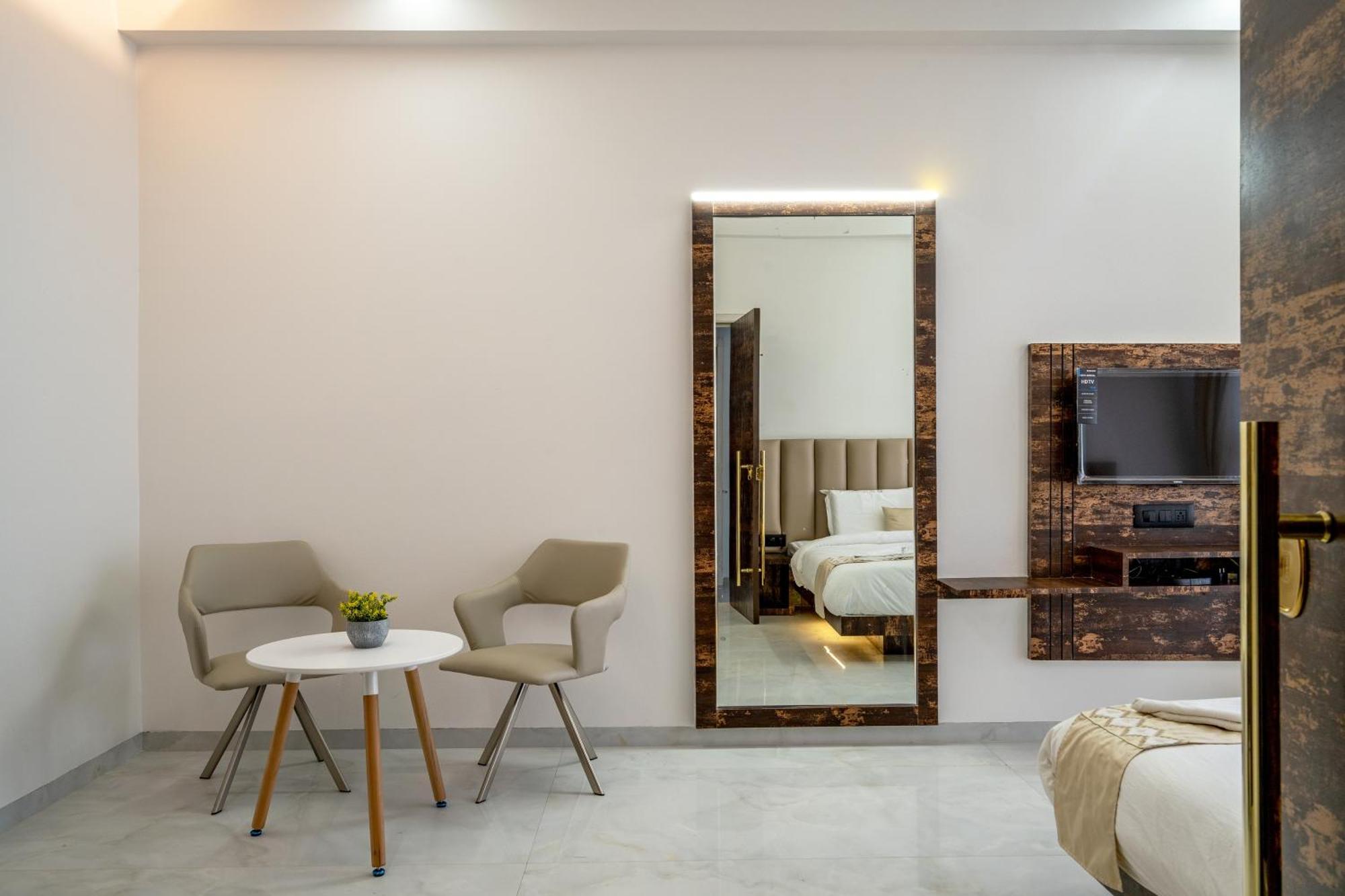 Hotel Darshan Executive Tuljapur Exterior foto