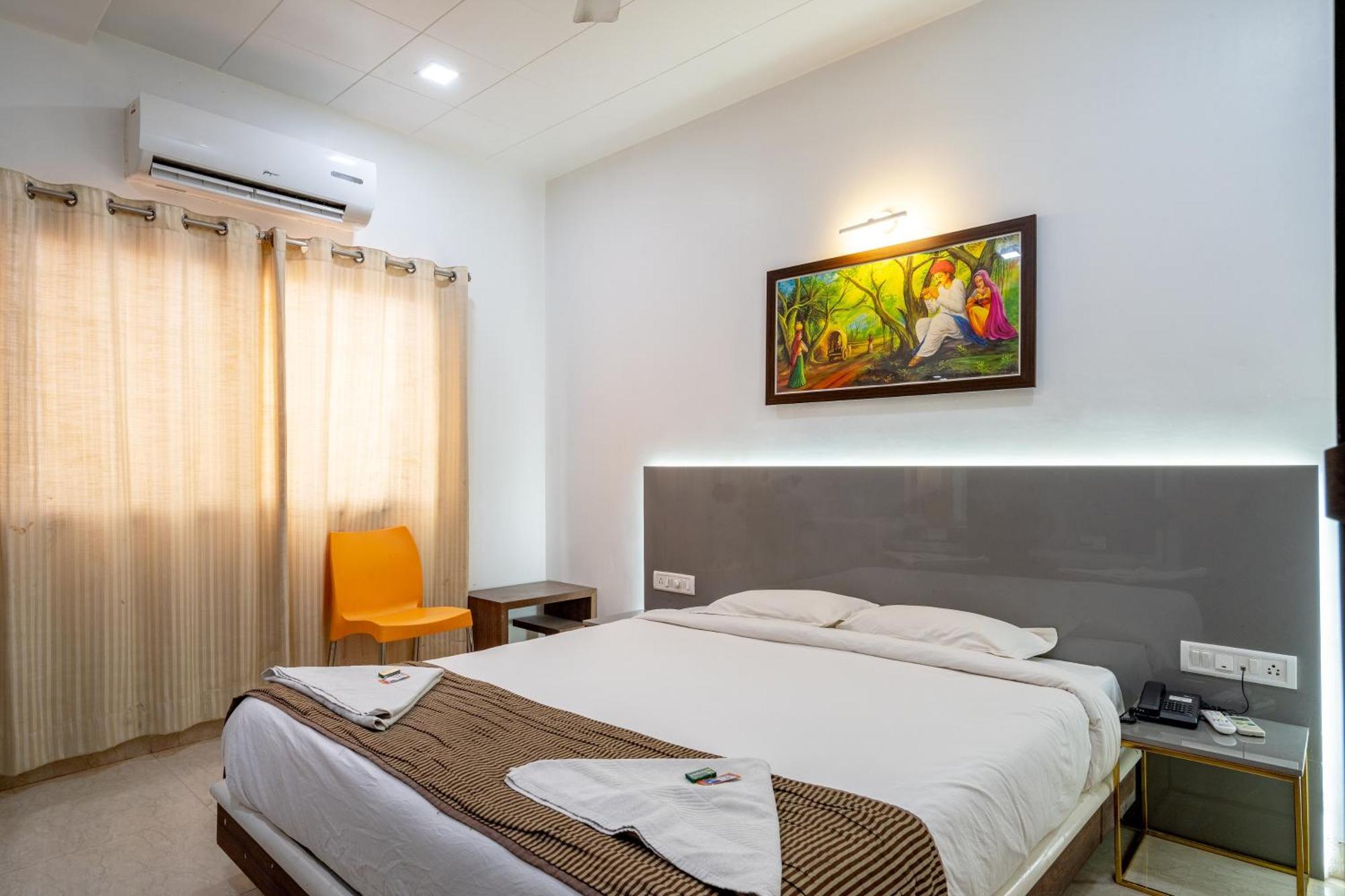 Hotel Darshan Executive Tuljapur Exterior foto